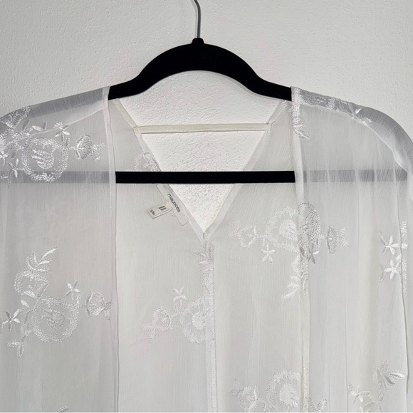 Maurices White Kimono Embroidered Open Front Beach Bridal Small Medium Women’s - Picture 4 of 12